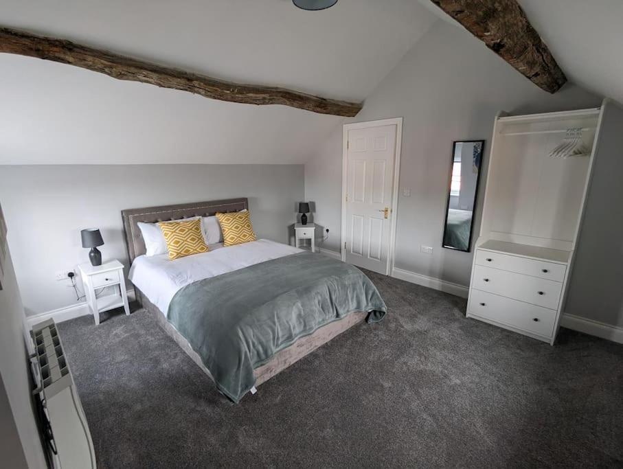 31 High Street - Modern & Stylish 2-Bed Apartment - Inc Parking Husbands Bosworth 外观 照片