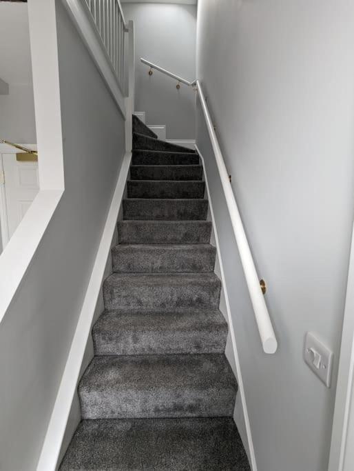 31 High Street - Modern & Stylish 2-Bed Apartment - Inc Parking Husbands Bosworth 外观 照片