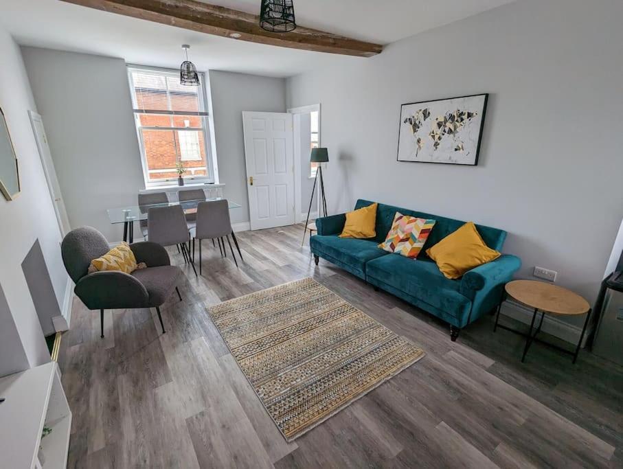 31 High Street - Modern & Stylish 2-Bed Apartment - Inc Parking Husbands Bosworth 外观 照片